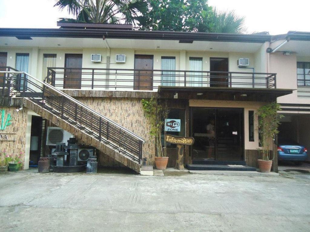 Quezon Premier Hotel Lucena Esterno foto